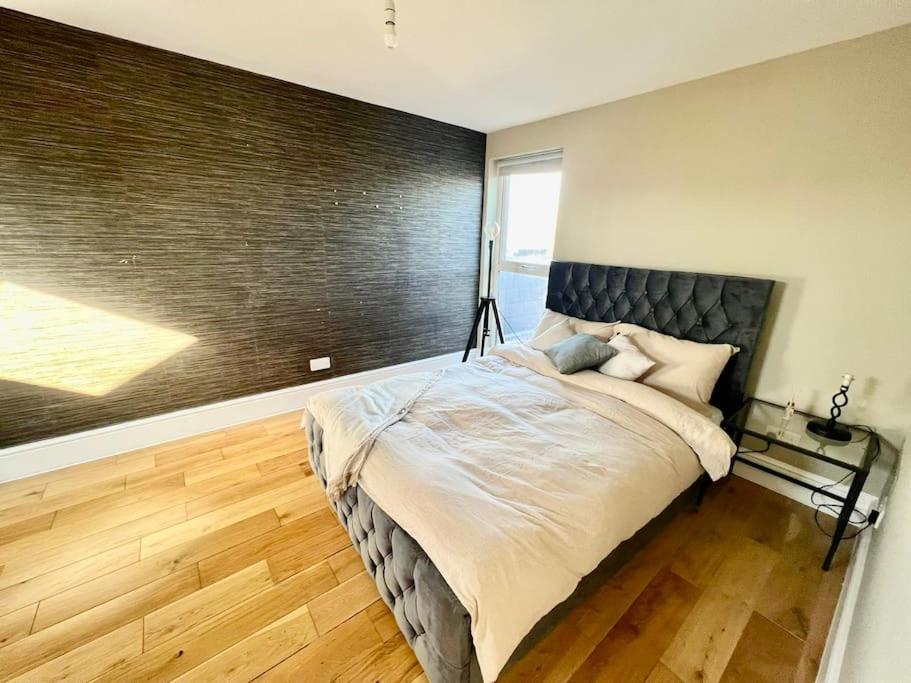 Lovely Two Bed Flat London Bagian luar foto